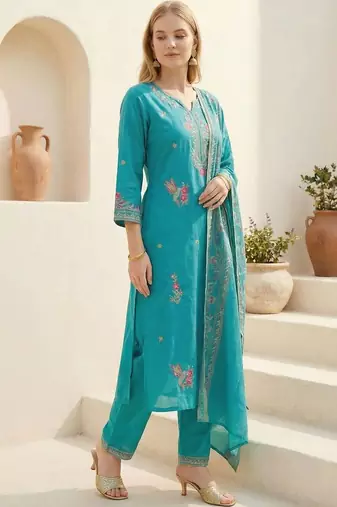Women Floral Embroidered Regular Thread Work Kurta with Trousers & With Dupatta