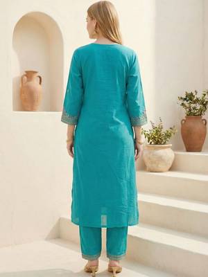 Women Floral Embroidered Regular Thread Work Kurta with Trousers & With Dupatta 7