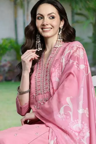 Women Floral Embroidered Regular Thread Work Kurta with Trousers & With Dupatta
