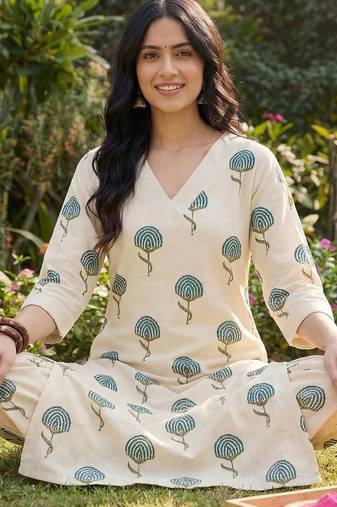 Women Ethnic Motifs Printed A-Line Kurta with Palazzo