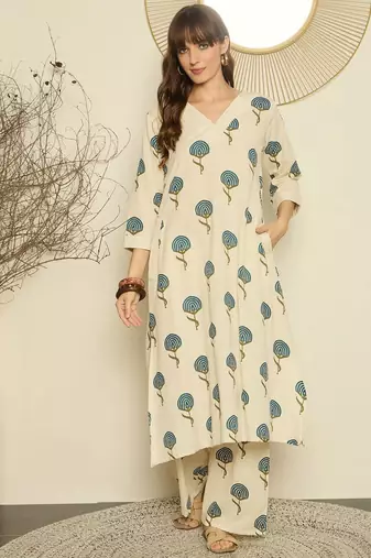 Women Ethnic Motifs Printed A-Line Kurta with Palazzo