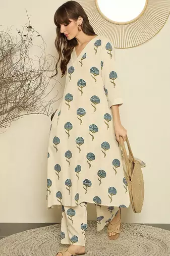 Women Ethnic Motifs Printed A-Line Kurta with Palazzo