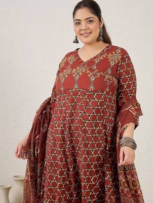 Plus Size Maroon Printed A-Line Kurta Trousers With Dupatta Set 4