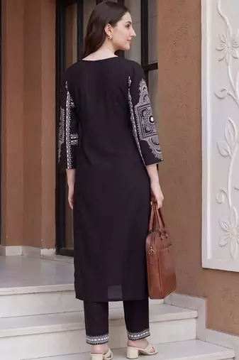 Women Ethnic Motifs Printed Regular Kurta with Trousers