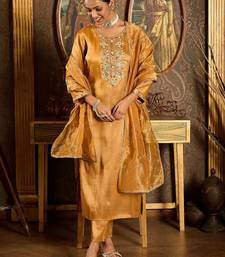 Floral Embroidered Thread Work Liva Straight Kurta with Trouser & Dupatta
