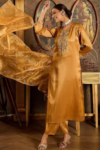 Floral Embroidered Thread Work Liva Straight Kurta with Trouser & Dupatta