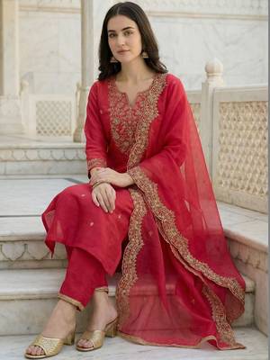 Women Ethnic Motifs Embroidered Regular Thread Work Liva Kurta with Trousers & With Dupatta 1
