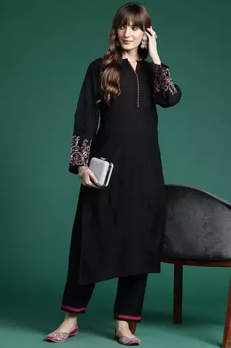 Ethnic Motifs Embroidered Thread Work Kurta with Trousers