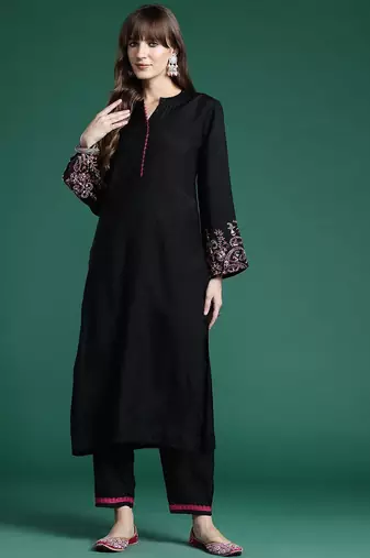 Ethnic Motifs Embroidered Thread Work Kurta with Trousers