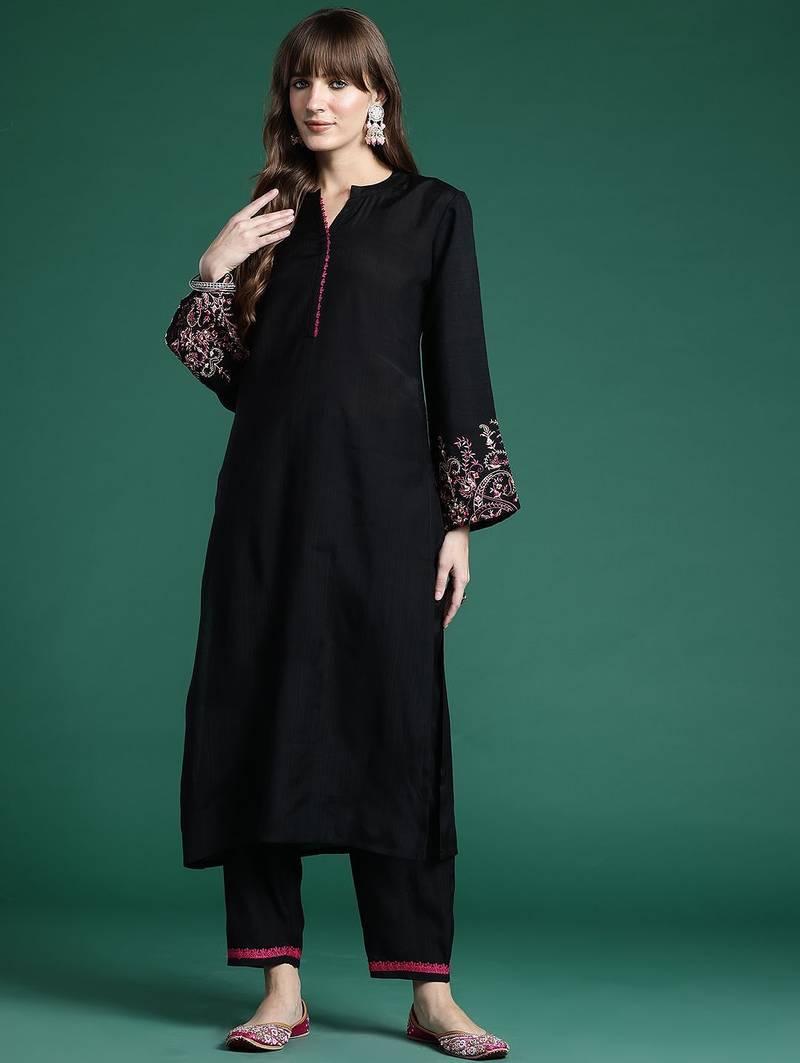 Ethnic Motifs Embroidered Thread Work Kurta with Trousers