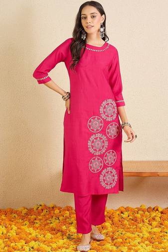 Women Ethnic Motifs Embroidered Thread Work Kurta with Trousers