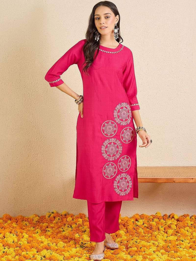 Women Ethnic Motifs Embroidered Regular Thread Work Kurta with Trousers