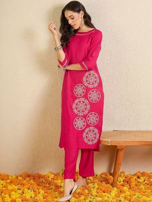 Women Ethnic Motifs Embroidered Regular Thread Work Kurta with Trousers 4