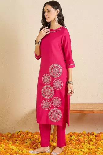 Women Ethnic Motifs Embroidered Regular Thread Work Kurta with Trousers