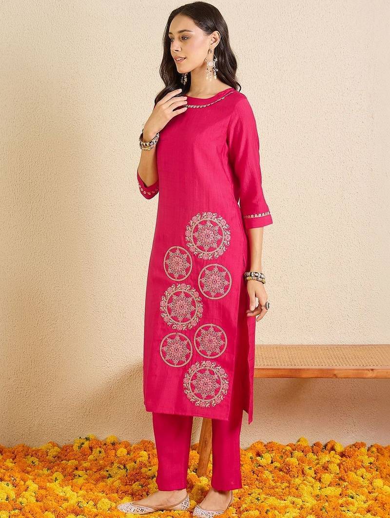 Women Ethnic Motifs Embroidered Regular Thread Work Kurta with Trousers