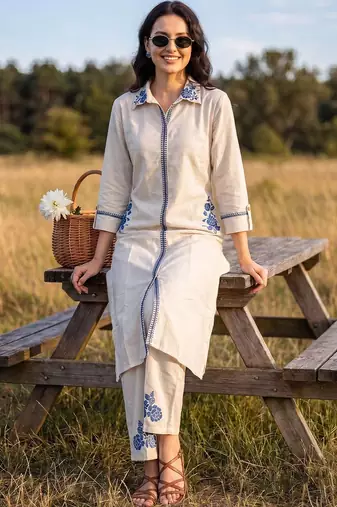 Women Floral Embroidered Regular Thread Work Pure Cotton Kurta with Trousers