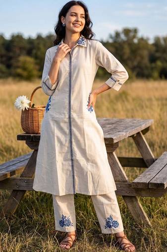 Women Floral Embroidered Thread Work Cotton Kurta with Trousers