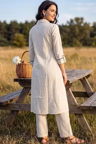 Women Floral Embroidered Regular Thread Work Pure Cotton Kurta with Trousers