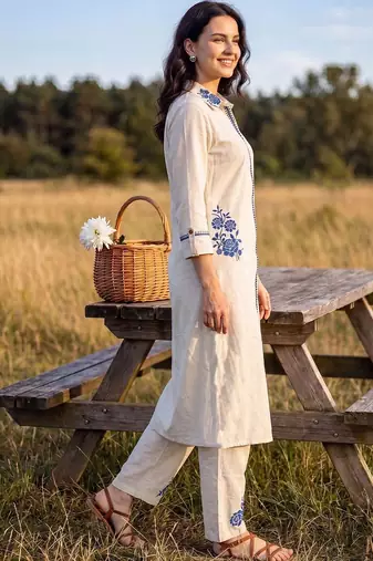 Women Floral Embroidered Regular Thread Work Pure Cotton Kurta with Trousers