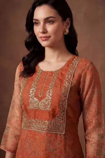 Women Ethnic Motifs Printed Regular Kurta with Trousers & With Dupatta