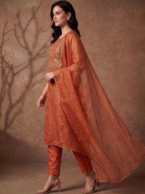Women Ethnic Motifs Printed Regular Kurta with Trousers & With Dupatta 3