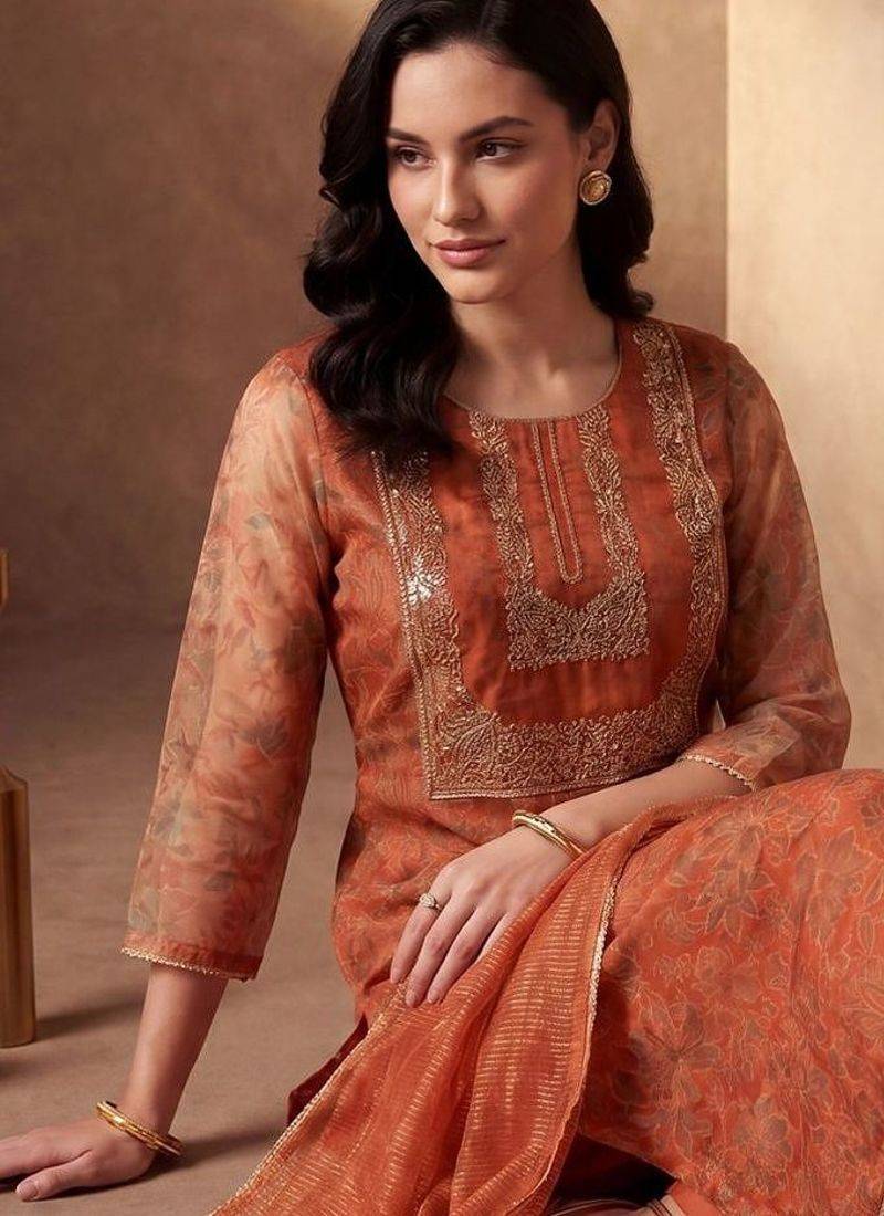 Women Ethnic Motifs Printed Regular Kurta with Trousers & With Dupatta