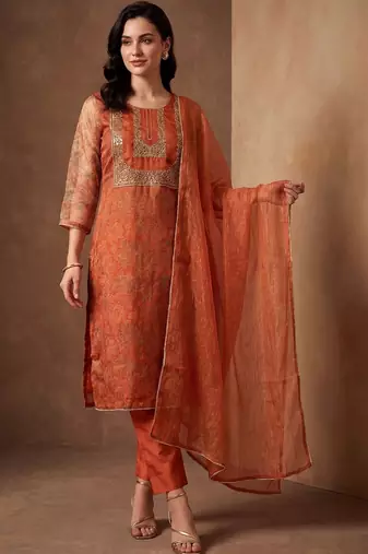 Women Ethnic Motifs Printed Regular Kurta with Trousers & With Dupatta