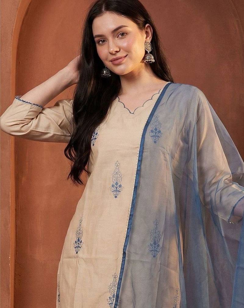 Women Ethnic Motifs Embroidered Regular Thread Work Kurta with Trousers & With Dupatta