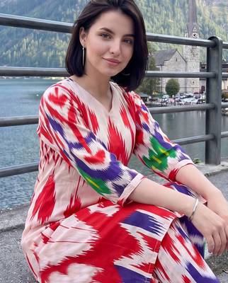 Women Ethnic Motifs Printed Regular Cotton Kurta with Trousers 1