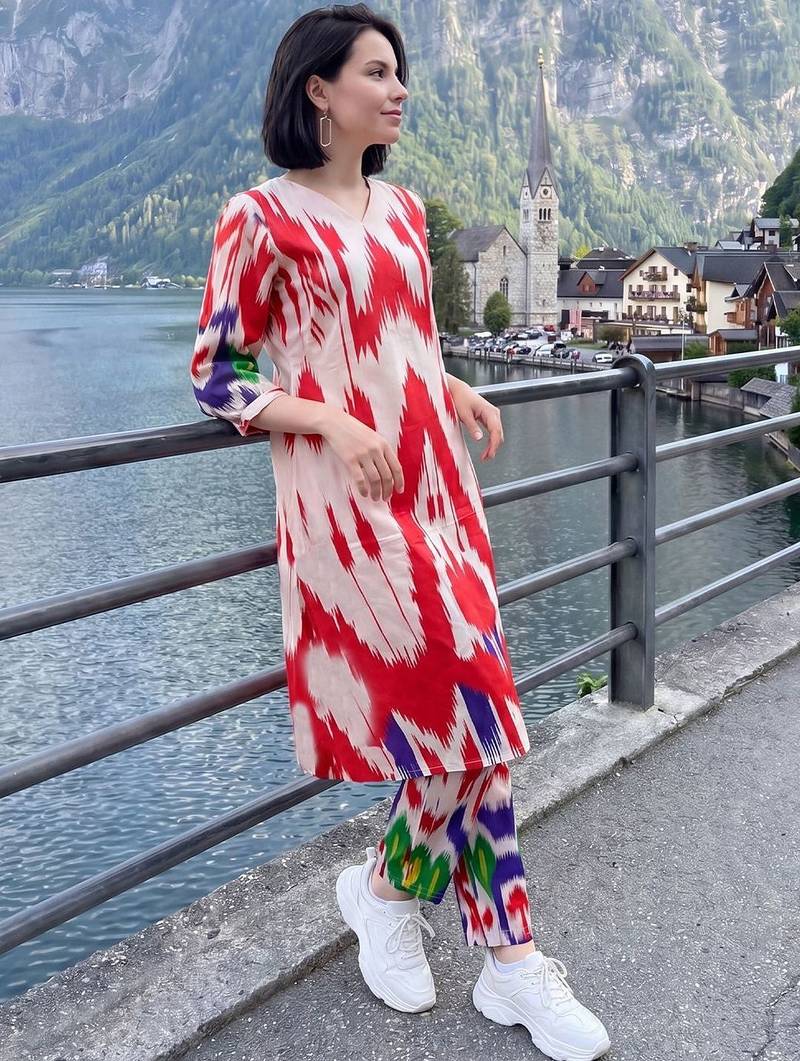 Women Ethnic Motifs Printed Regular Cotton Kurta with Trousers
