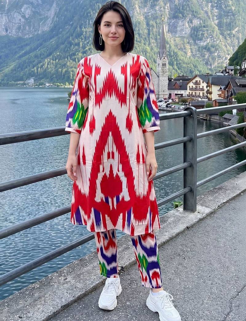 Women Ethnic Motifs Printed Regular Cotton Kurta with Trousers