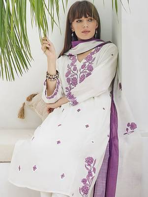 Women Floral Printed Regular Kurta with Trousers & Dupatta 1