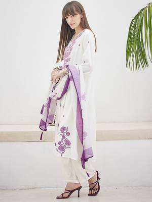Women Floral Printed Regular Kurta with Trousers & Dupatta 4