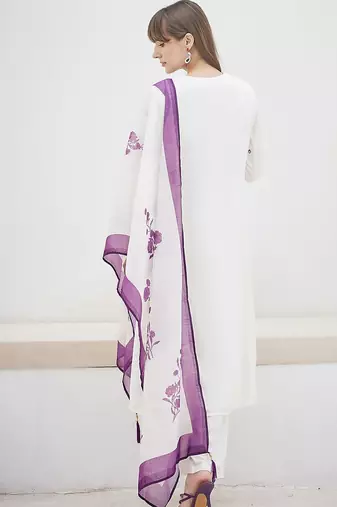 Women Floral Printed Regular Kurta with Trousers & Dupatta