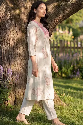 Women Ethnic Motifs Printed Regular Mirror Work  Cotton Kurta with Trousers