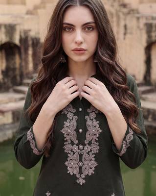 Women Floral Embroidered Regular Thread Work  Cotton Kurta with Trousers 1