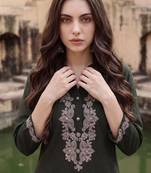 Women Floral Embroidered Regular Thread Work  Cotton Kurta with Trousers