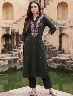 Women Floral Embroidered Regular Thread Work  Cotton Kurta with Trousers 2
