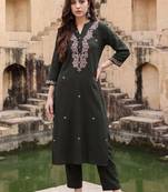Women Floral Embroidered Thread Work Cotton Kurta with Trousers