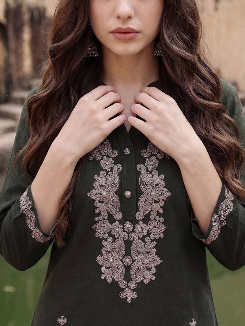 Women Floral Embroidered Regular Thread Work  Cotton Kurta with Trousers