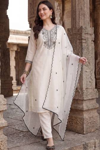 Women Ethnic Motifs Embroidered Thread Work Kurta with Trousers & With Dupatta