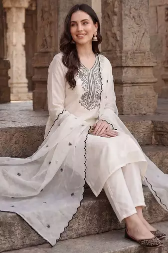Women Ethnic Motifs Embroidered Thread Work Kurta with Trousers & With Dupatta