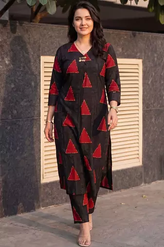 Women Printed Regular Kurta with Trousers