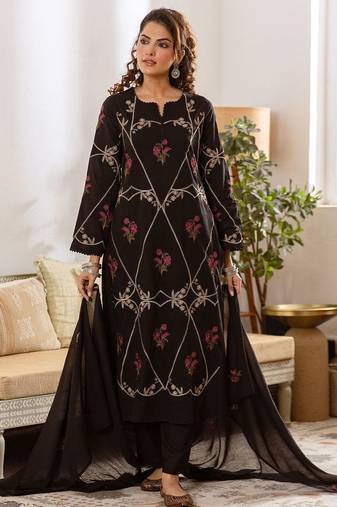 Women Floral Embroidered Thread Work Cotton Kurta with Trousers & With Dupatta