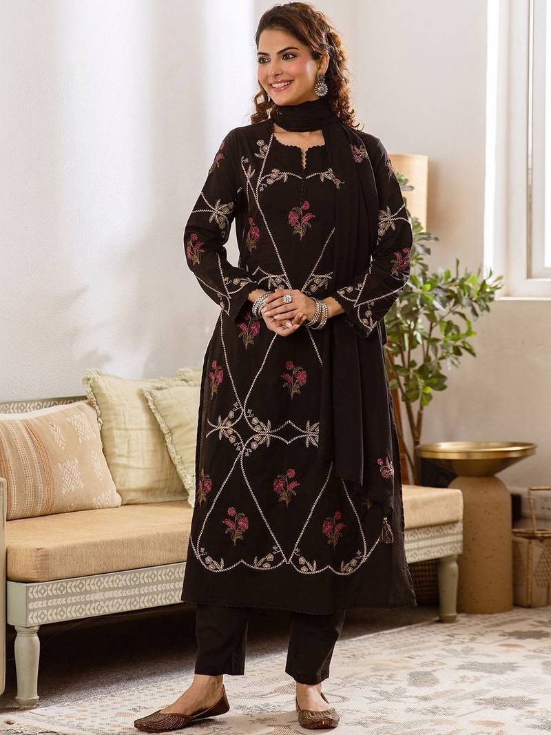 Women Floral Embroidered Regular Thread Work  Cotton Kurta with Trousers & With Dupatta