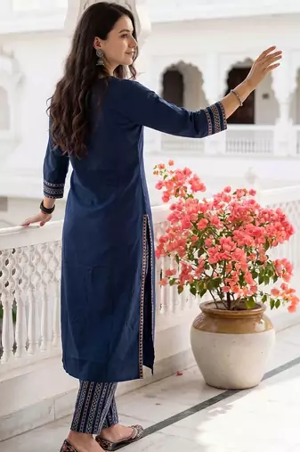 Women Ethnic Motifs Regular  Cotton Kurta with Trousers & With Dupatta