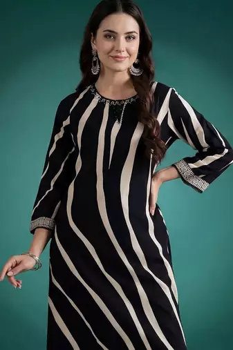 Women Printed Regular Thread Work Kurta with Palazzos