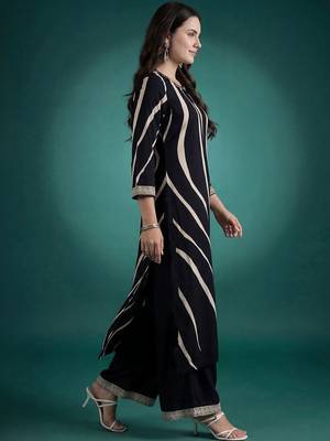 Women Printed Regular Thread Work Kurta with Palazzos 3
