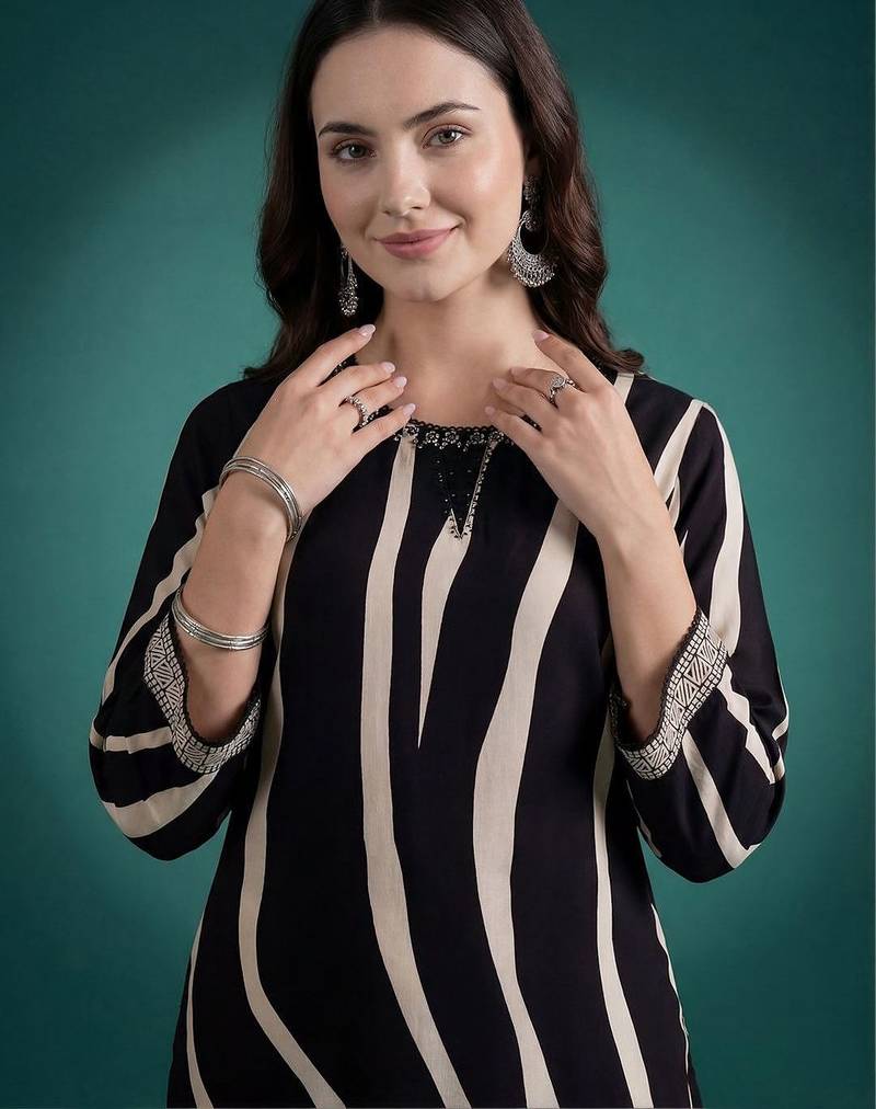 Women Printed Regular Thread Work Kurta with Palazzos