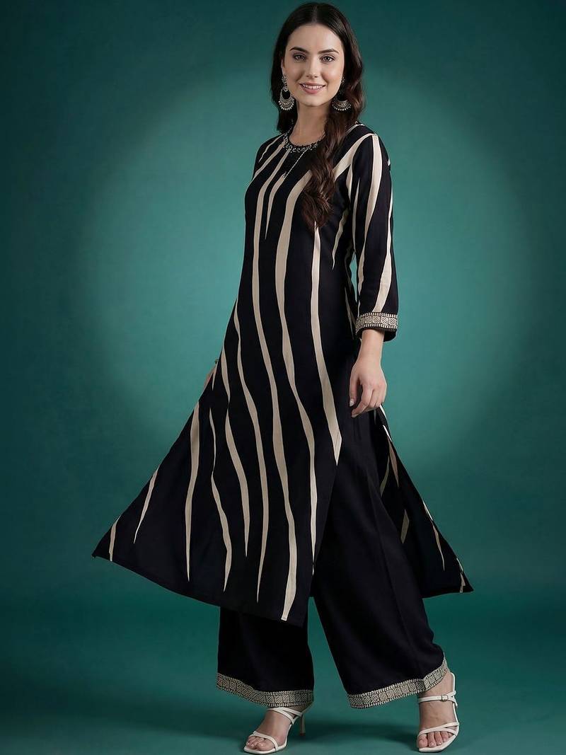 Women Printed Regular Thread Work Kurta with Palazzos